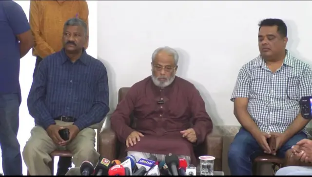 রংপুরে নিজ বাড়িতে বৃহস্পতিবার সাংবাদিকদের সঙ্গে কথা বলেন জাতীয় পার্টির চেয়ারম্যান জি এম কাদের