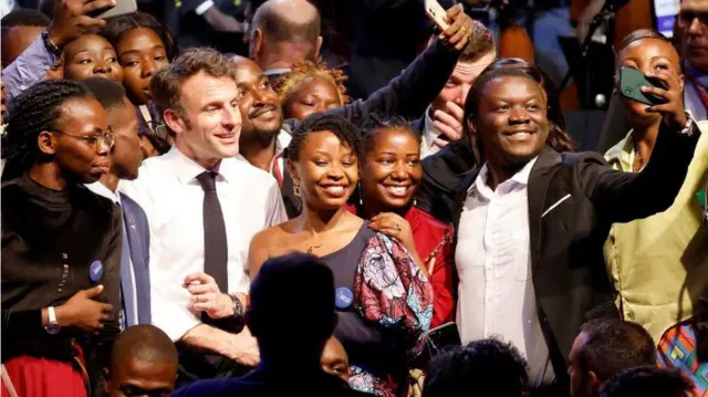 Pirezidantii Faransaayi ummata walii ofee ka'aa