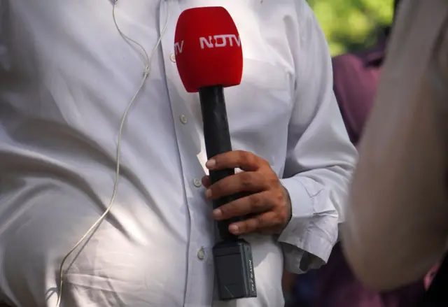 ভারতের টিভি চ্যানেল এনডিটিভি কিনে নিয়েছে আদানি গোষ্ঠী