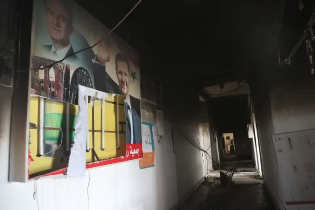 تصویری از داخل زندان حما پس از تصرف آن به دست گروه‌های مسلح مخالف بشار اسد به رهبری هیئت تحریر شام در دسامبر ۲۰۲۴ 