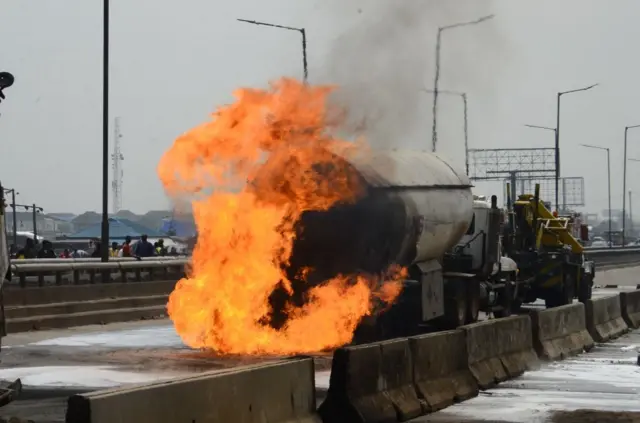 Gobarar motar dakon man fetur a hanyar Legas zuwa Ibadan a shekarar 2022