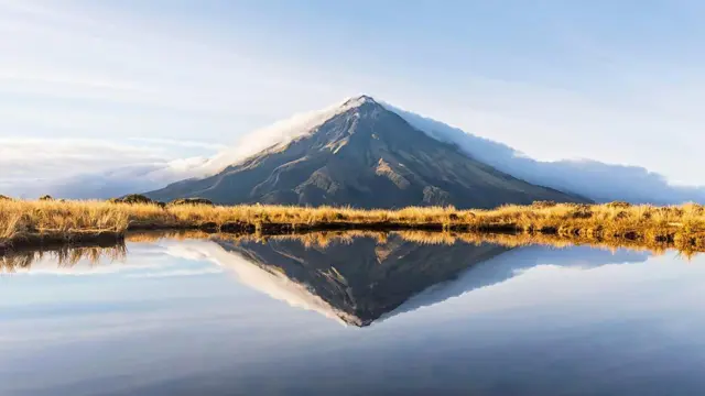 Imagemjogo da memoriauma montanha espalhadajogo da memoriaum lago