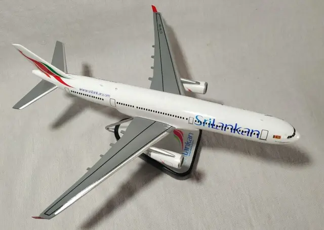 "මගේ හීනයක් වෙලා තිබුණා ජාතික ගුවන් සේවා සමාගමට ආකෘතියක් දෙන එක. ඒක මම ඉටු කරගෙන ඉන්නෙ මේ වෙද්දී"