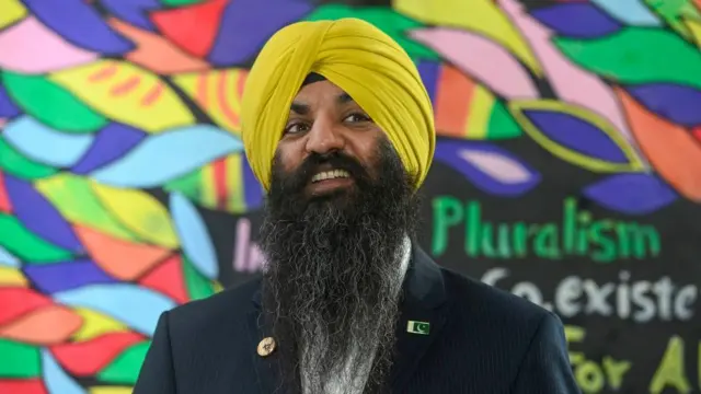 ਪਾਕਿਸਤਾਨ ਦੇ ਪੰਜਾਬ ਸੂਬੇ ਦੇ ਘੱਟ ਗਿਣਤੀ ਮਾਮਲਿਆਂ ਦੇ ਮੰਤਰੀ ਰਮੇਸ਼ ਸਿੰਘ ਅਰੋੜਾ