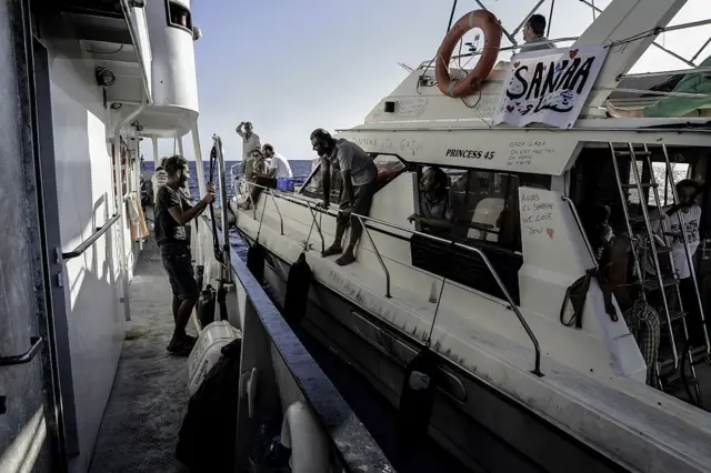 ترامب يشير إلى فرص حقيقية لتحقيق إنجازات بالشرق الأوسط ، وحماس تحذر إسرائيل حياة أسيرين في خطر 