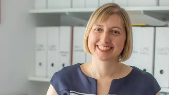 پروفیسر سارہ ملز