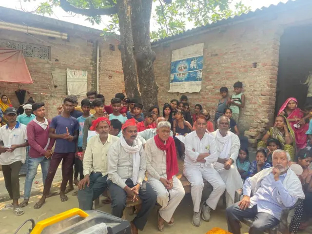 अंबेडकर नगर में सपा की एक चुनावी जनसभा