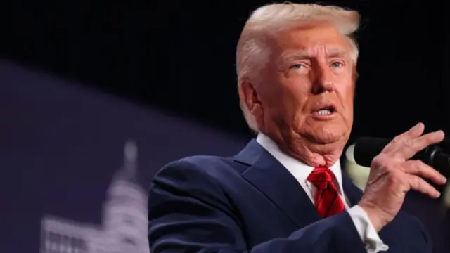 બીબીસી ગુજરાતી અમેરિકા વિમાન અકસ્માત હેલિકોપ્ટર બ્લેકહૉક વૉશિંગ્ટન