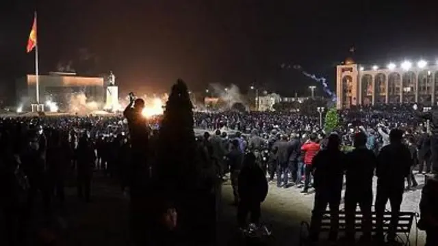 Сания Тойкен: Митингге чыккандардын арасында кыргыздар тууралуу да сөз кылып жатышат...