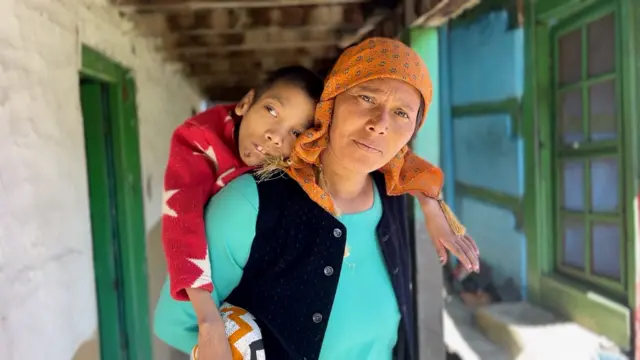 హిమాలయాలు, ప్రమాదాలు, కొండచరియలు, వర్షాకాలం