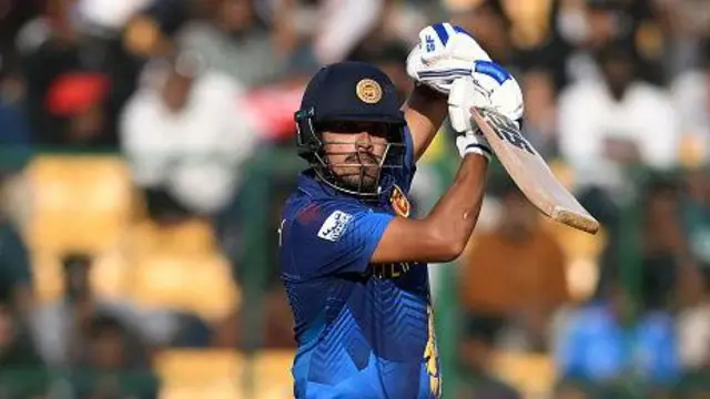  මහීෂ් තීක්ෂණ සහ ඩිල්ෂාන් මධුෂංක පන්දු වාර 14 යි පන්දු 03ක් පුරා සිය කඩුල්ල ආරක්ෂා කර ගනිමින් ලකුණු 43ක සබඳතාවයක් එක් කිරීමට සමත් විය.