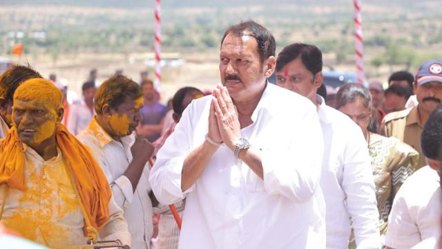 उदयनराजेंनी मोठ्या प्रयासानं भाजपाचं तिकिट खेचून आणलं.