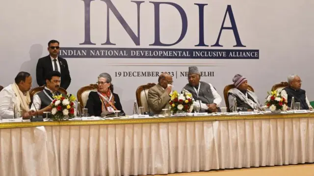 நிதிஷ் குமார் இந்தி சர்ச்சை