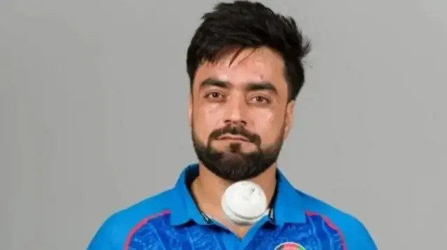 ඇෆ්ගනිස්ථාන ක්‍රිකට් ක්‍රීඩක රෂීඩ් ඛාන් වසර ගණනාවක් පකිස්ථාන් සුපර් ලීග් තරගාවලිය නියෝජනය කරමින් Lahore Qalandars කණ්ඩායම සඳහා ක්‍රීඩා කර ඇති අතර එය ඔහුගේ ප්‍රියතම ලීග් කණ්ඩායම ලෙස නම් කර ඇත.