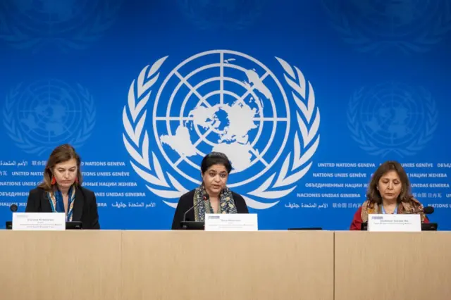 سارا حسین، رئیس کمیته حقیقت‌یاب سه نفره (وسط)، جمعه پیش (۱۴ مارس) یافته‌های خود را در گزارش دوم در حدود ۲۵۰ صفحه ارائه کرد