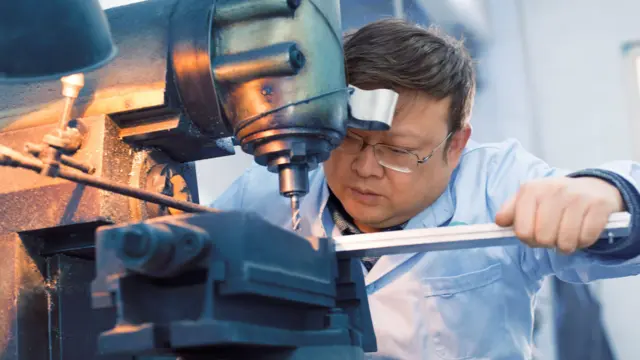 Ilustrasi pekerja pabrik di Vietnam.