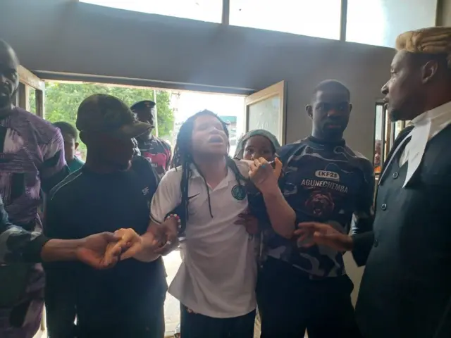 Mmili Afulu Anya dịka a na-edubata ya n'ụlọikpe