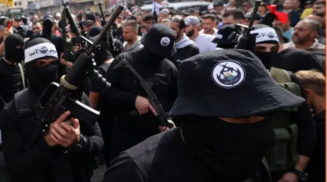 లయన్స్ డెన్