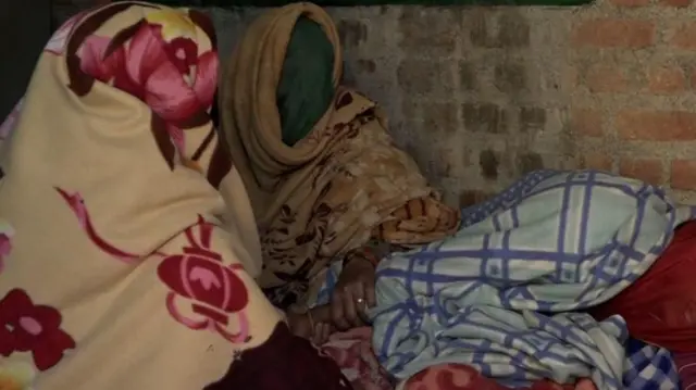 பாதிக்கப்பட்ட பெண் மற்றும் அவர்களின் குடும்பத்தினர்