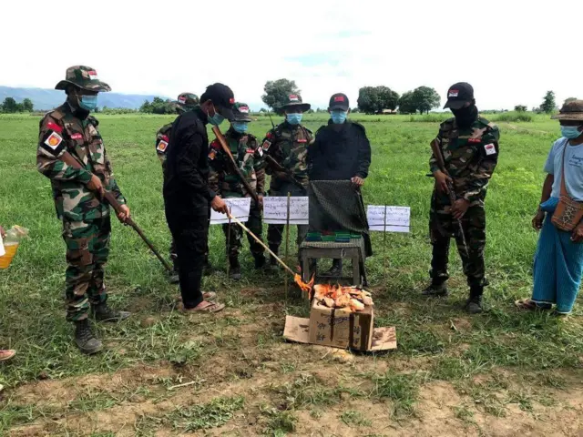 နံပါတ်ဖိုးလို့ လူသိများတဲ့ ဘိန်းဖြူကို မြန်မာကျပ်ငွေ ၅၀၀ ဖိုးကစတင် ဝယ်ယူနိုင်တာ၊ WY စာတမ်းပါမူးယစ် ဆေးဝါးကိုလည်း မြန်မာကျပ်ငွေ ၁၀၀၀ နဲ့ အလွယ်တကူဝယ်ယူနိုင်တ