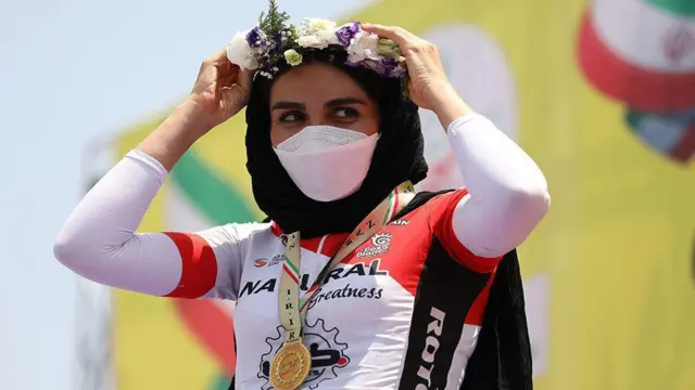 سمیه دهقانی سابقه قهرمانی ایران را دارد و الان برای باشگاهی در امارات رقابت می‌کند