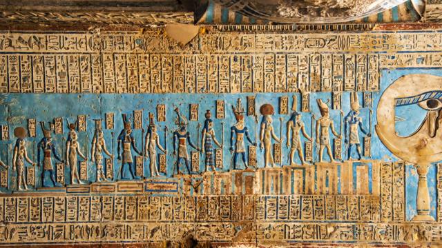 Techo con motivos atronómicos del templo de Dandera, en Egipto.