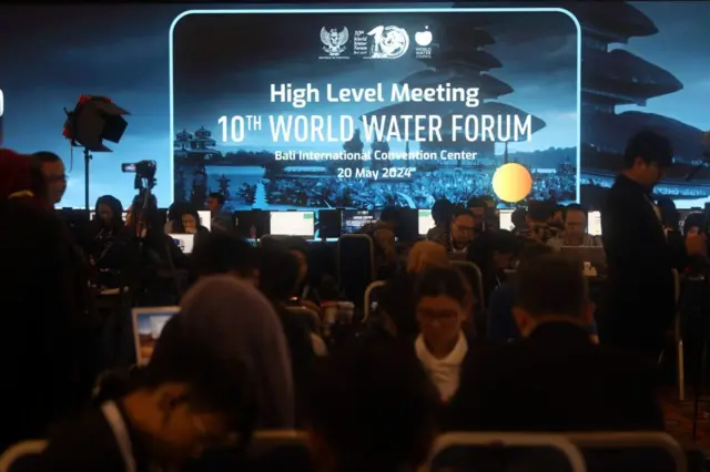 Para tamu menghadiri Forum Air Dunia ke-10 di Bali International Convention Center pada 20 Mei 2024.