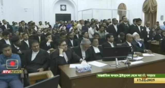 कोर्टातील वातावरण