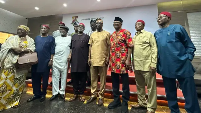 Peter Obi atawọn ero to kọwọrin pẹlu rẹ, duro pẹlu gomina Seyi Makinde