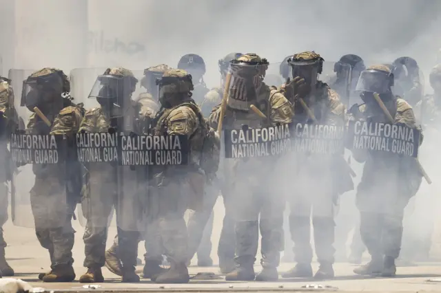 نیروهای ضد شورش گارد ملی در لس آنجلس