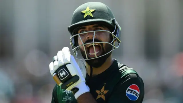 షాదాబ్ ఖాన్ 