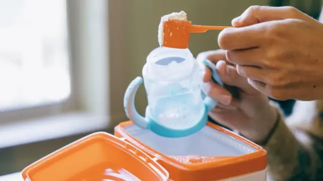 తల్లిపాలు, ఫార్ములా మిల్క్, నెెస్లే కంపెనీ