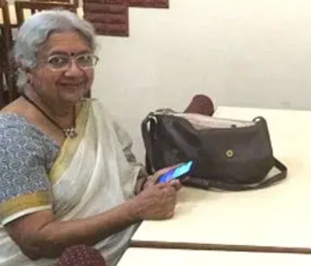 ஆர்.கே.நகர் தொகுதியில் ஜெயலலிதாவை எதிர்த்து போட்டியிட்டவர்ர் வசந்திதேவி