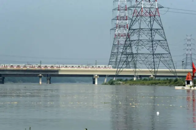 दिल्ली पूर