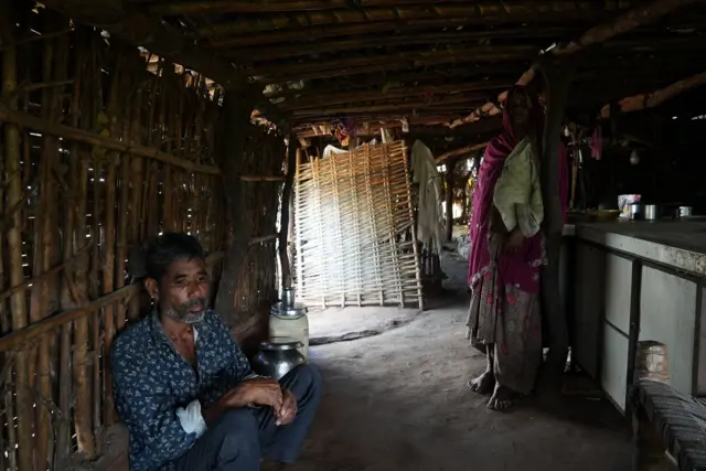 सरकारी योजना और निजी अस्पतालों के रुख के बीच इलाज को मोहताज़ तमाम मरीज़