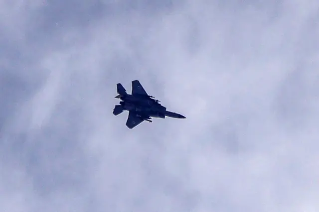 Jet tempur Israel terbang di atas wilayah Marjayoun di Lebanon selatan pada 3 Juni 2026. 