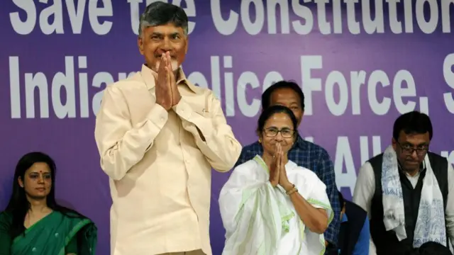 2019లో సీబీఐ దాడులకు వ్యతిరేకంగా కోల్కతాలో మనతా బెనర్జీ, చంద్రబాబు నిరసనలు