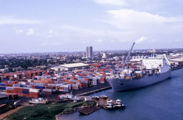 Le port de Cotonou a beaucoup souffert économiquement de la crise politique entre le Bénin et le Niger. 