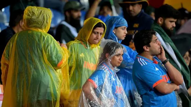 මීට 16 වසරකට පෙර, එනම් 2006 වර්ෂයේදී ද වර්ෂාව හේතුවෙන් ක්‍රිකට් තරග 07ක් අඛණ්ඩව අවලංගු කිරීමට සිදුවීම නිසා ශ්‍රී ලංකාව ලෝක වාර්තාවක් ද පිහිටුවා තිබේ. 