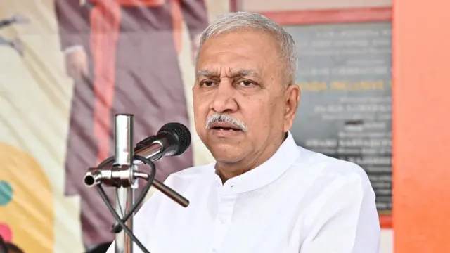 பராசக்தி படத்தில் நீக்கப்பட்ட ஹிந்தி எதிர்ப்பு காட்சிகள் என்னென்ன? இது எதைக் குறிக்கிறது?