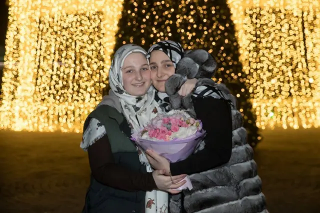 Хадижат жана Айшат Кадыровалар