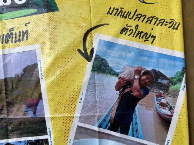 นายลู พะนี ซอ กับปลาขนาดใหญ่ที่เขาจับได้จากแม่น้ำสาละวิน