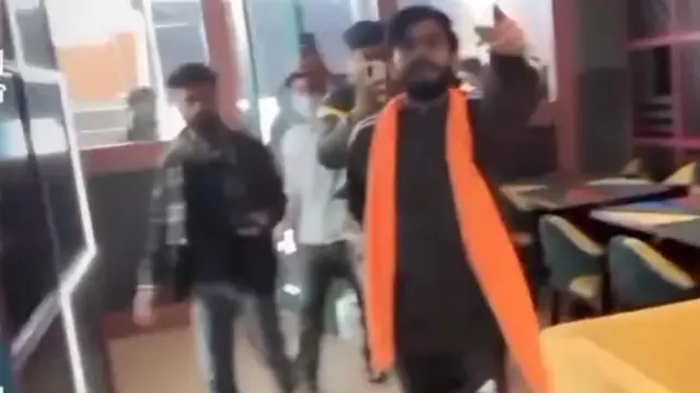 वायरल वीडियो का एक दृश्य