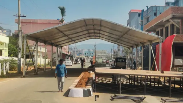 విశాఖలో చెట్ల నరివేత 