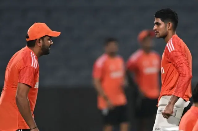 પુણેમાં પ્રૅક્ટિસ કરતા રોહિત શર્મા અને શુભમન ગિલ