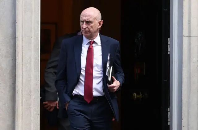 ब्रिटनचे संरक्षण सचिव जॉन हिली 