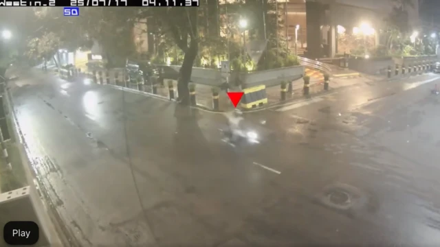 ভিডিওতে বাইকে করে কারো চলে যাওয়ার সিসিটিভি যুক্ত করা হয়