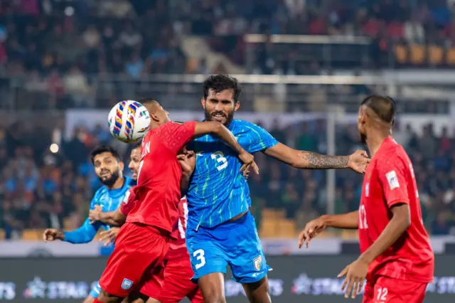 ম্যাচে গোলের একাধিক সুযোগ তৈরি করেছিল দুই দলই 