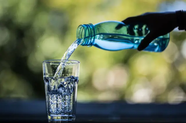 Omi to wa ninu gilaasi