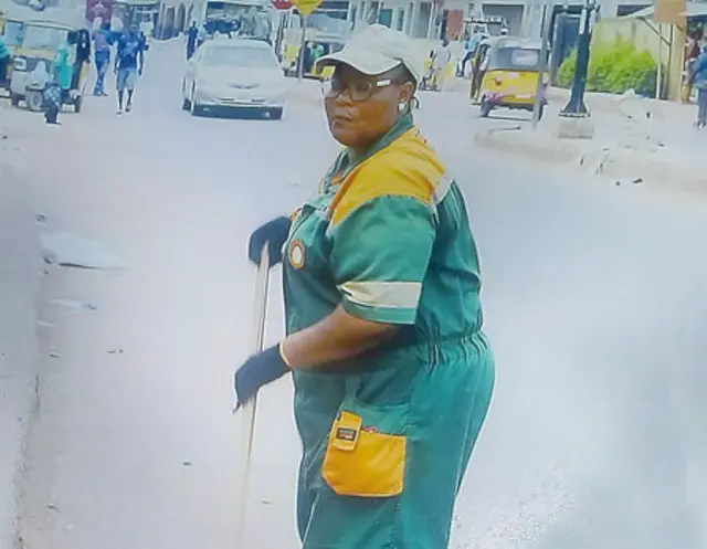 Iyawo Fatai Rolling Dollar